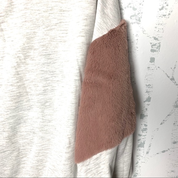 Umgee Crewneck Sweater with faux fur - Picture 2 of 5